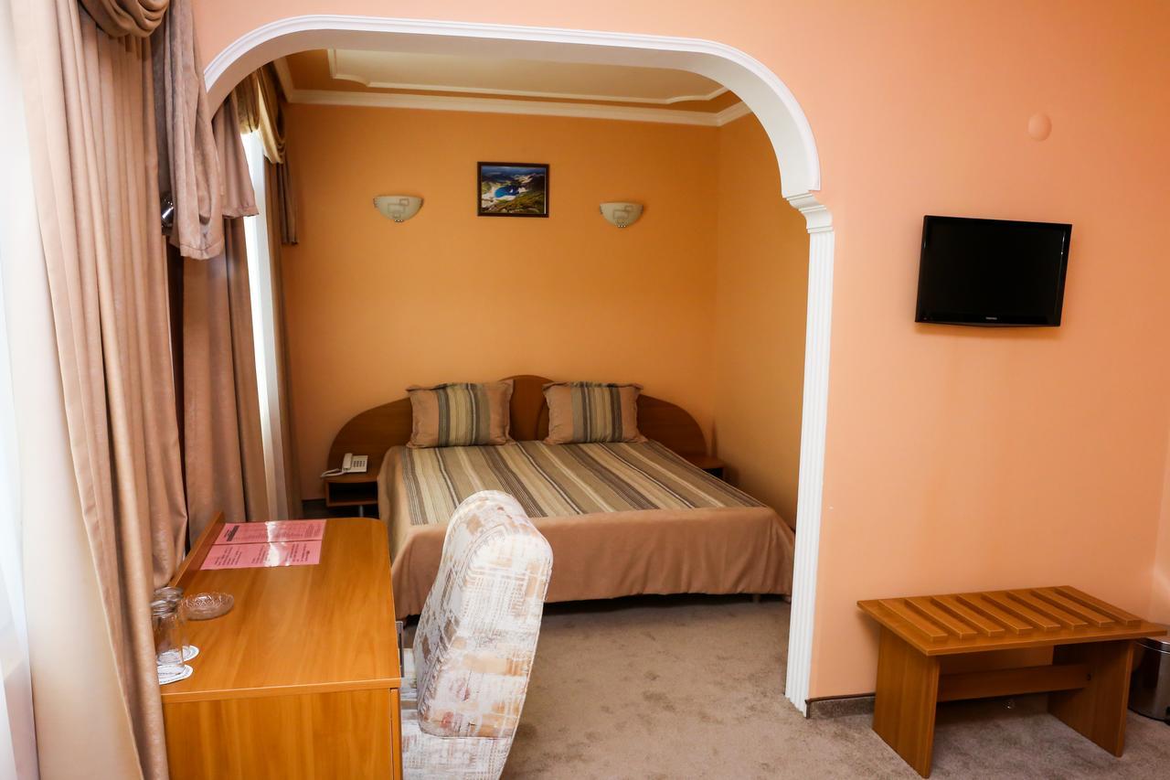 Hotel Bulgaria Kurdzhali Bagian luar foto