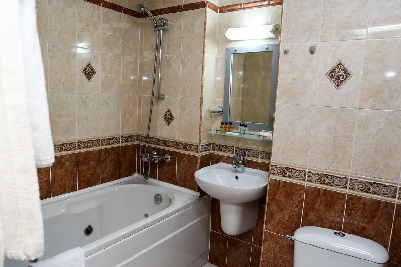 Hotel Bulgaria Kurdzhali Bagian luar foto