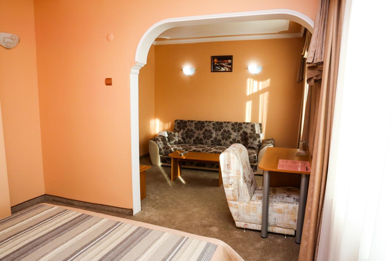 Hotel Bulgaria Kurdzhali Bagian luar foto