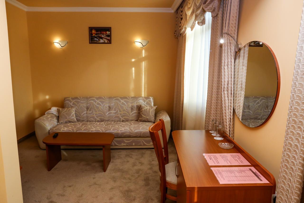 Hotel Bulgaria Kurdzhali Bagian luar foto