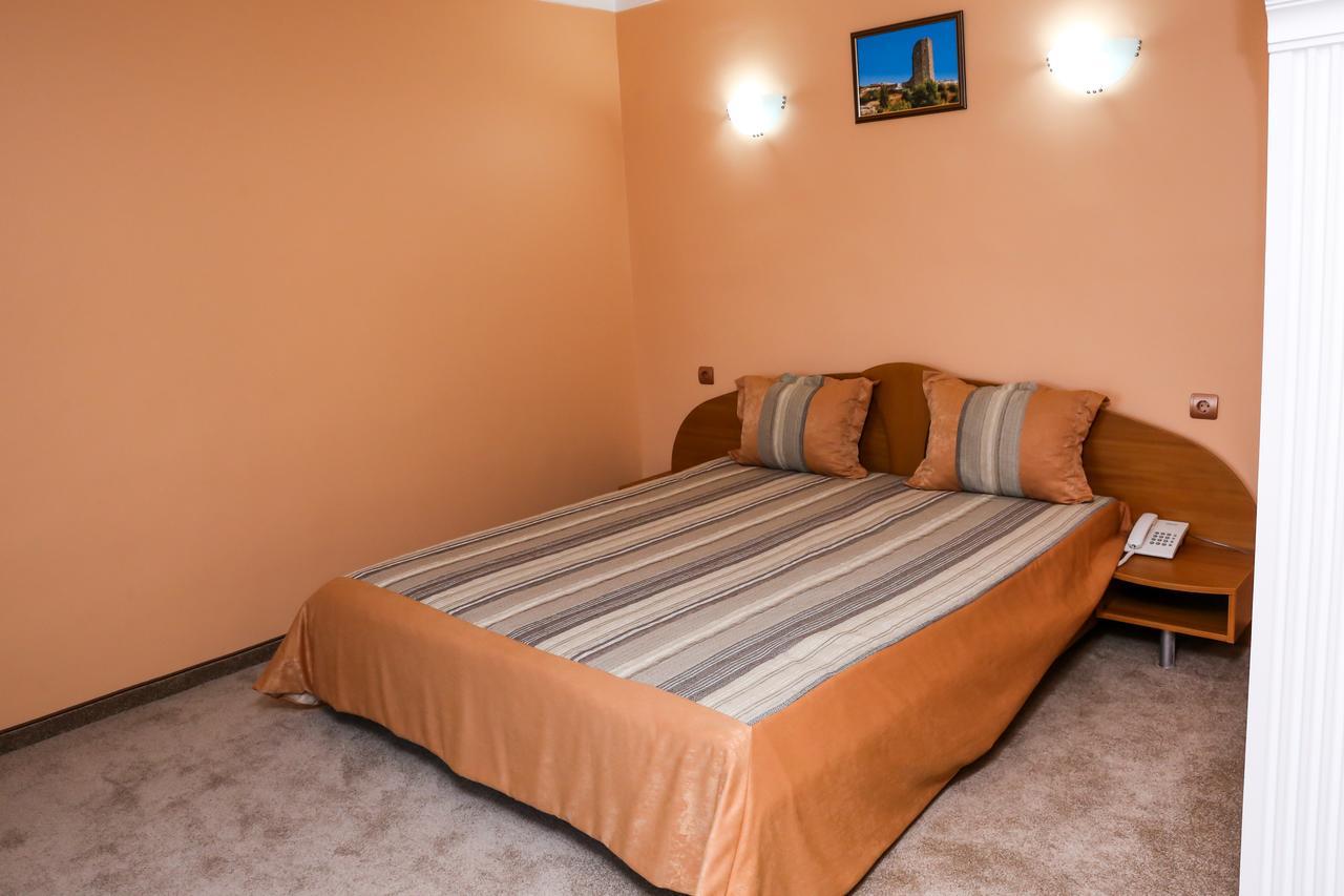 Hotel Bulgaria Kurdzhali Bagian luar foto