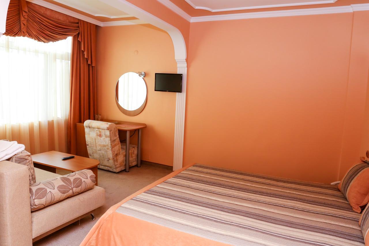 Hotel Bulgaria Kurdzhali Bagian luar foto
