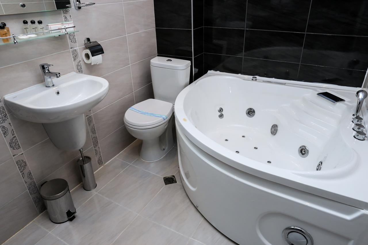 Hotel Bulgaria Kurdzhali Bagian luar foto